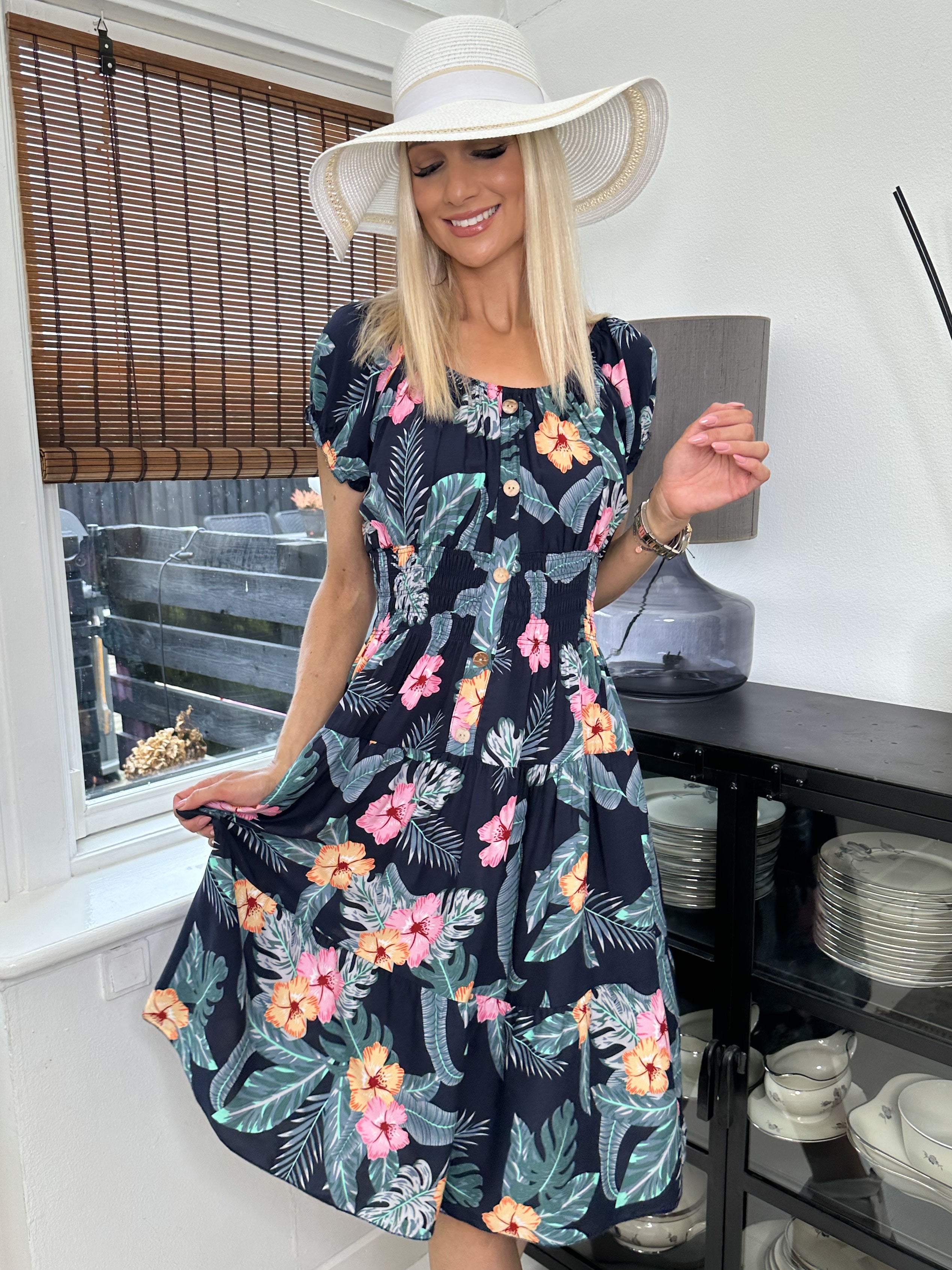 Finalia hawaii short - Sød kjole med hawaii blomster og elastik i taljen